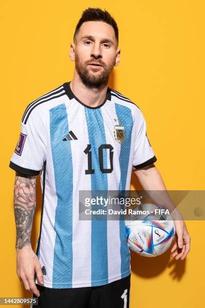 9,202 Messi Posed Stock Photos & High